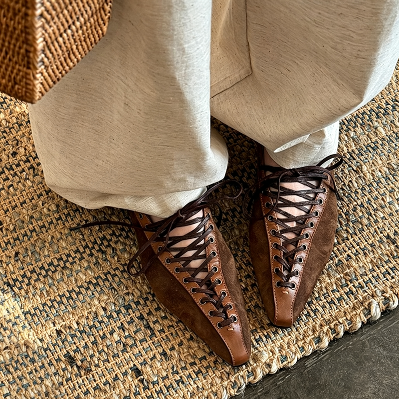 Leather Work Heels - 女性の新しい春と秋の革製ポインテッドレースアップ快適なローヒールレトロハイエンド気質ファッションシングルシューズ