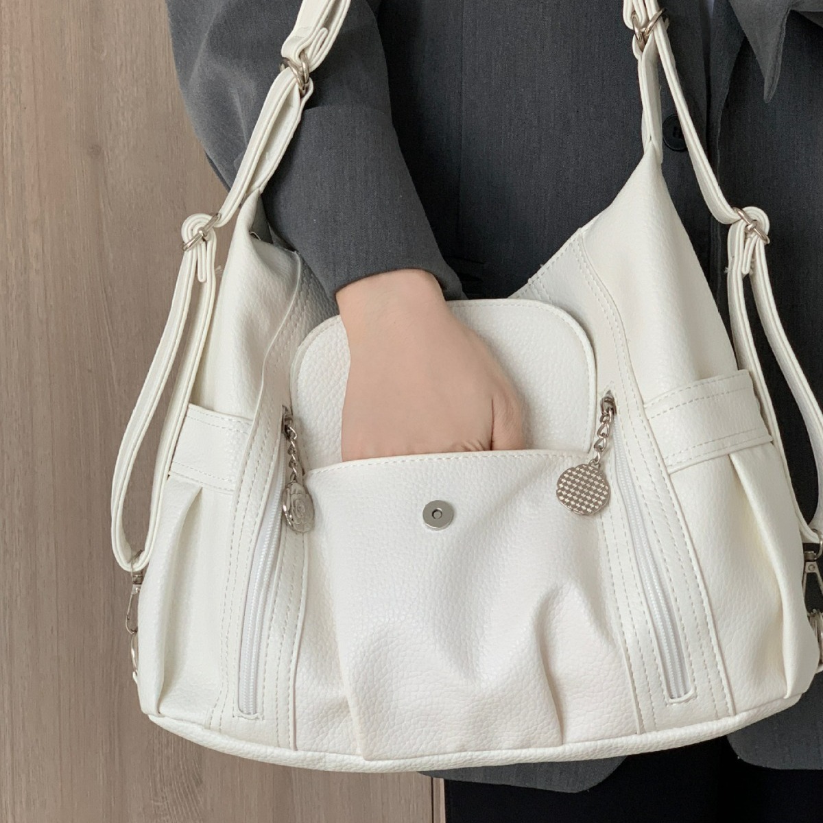 Leather Work Bag Women - 女性の素敵なバッグファッション韓国語バージョン学生旅行ボルソグランデバッグシングルショルダーストラドル大容量新しいハンドバッグ