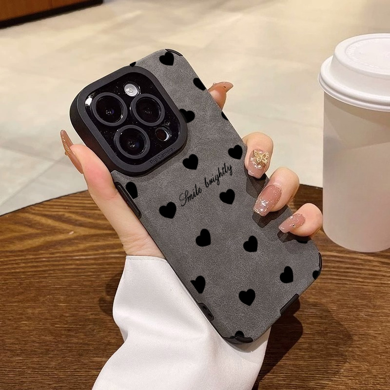 Leather X - 新型高級ブラックラブハートソフトフォンケース iPhone 17 16 15 14