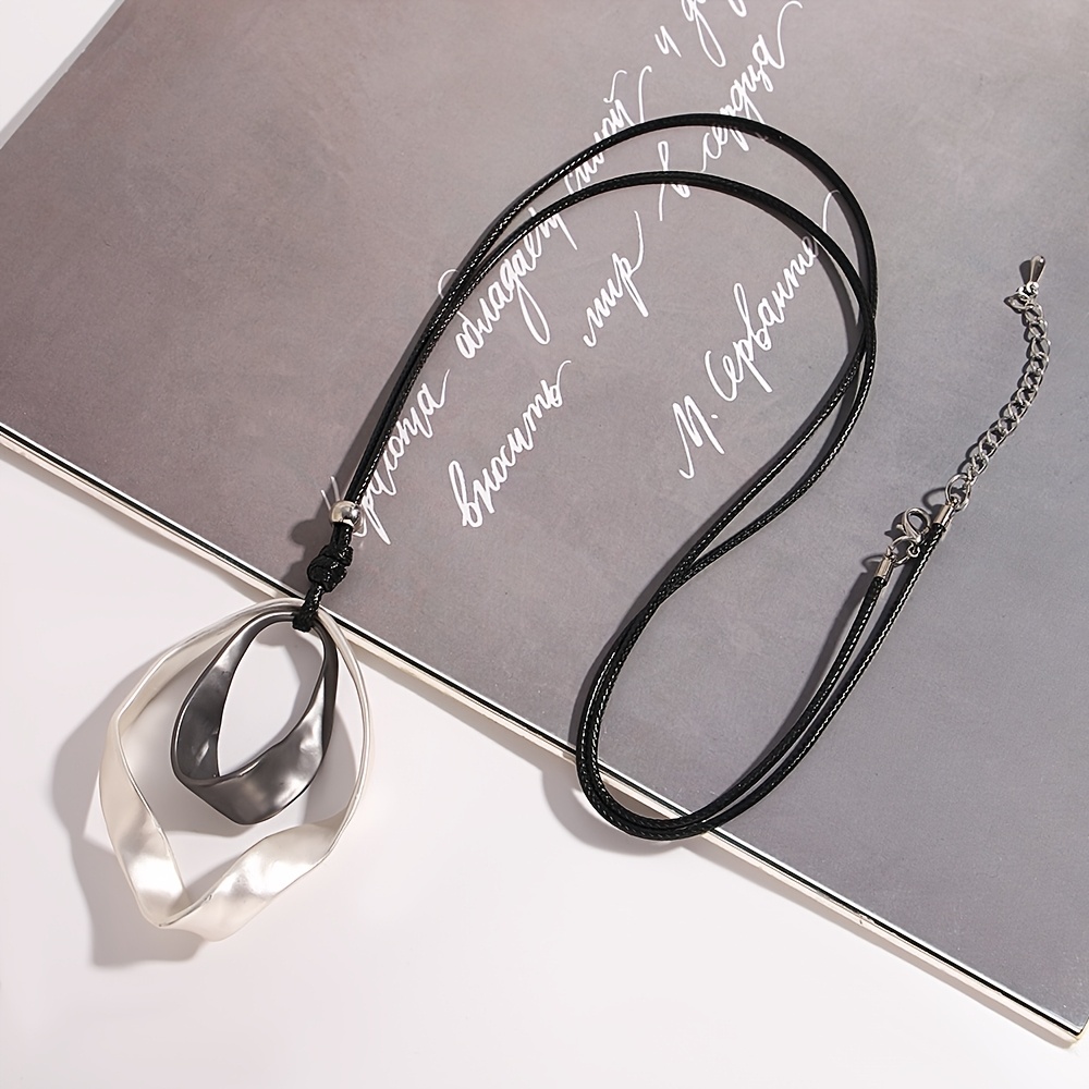 Allyes-2トーンの幾何学的なサークルペンダントネックレ - Leatherwork Rings のレビューと価格
