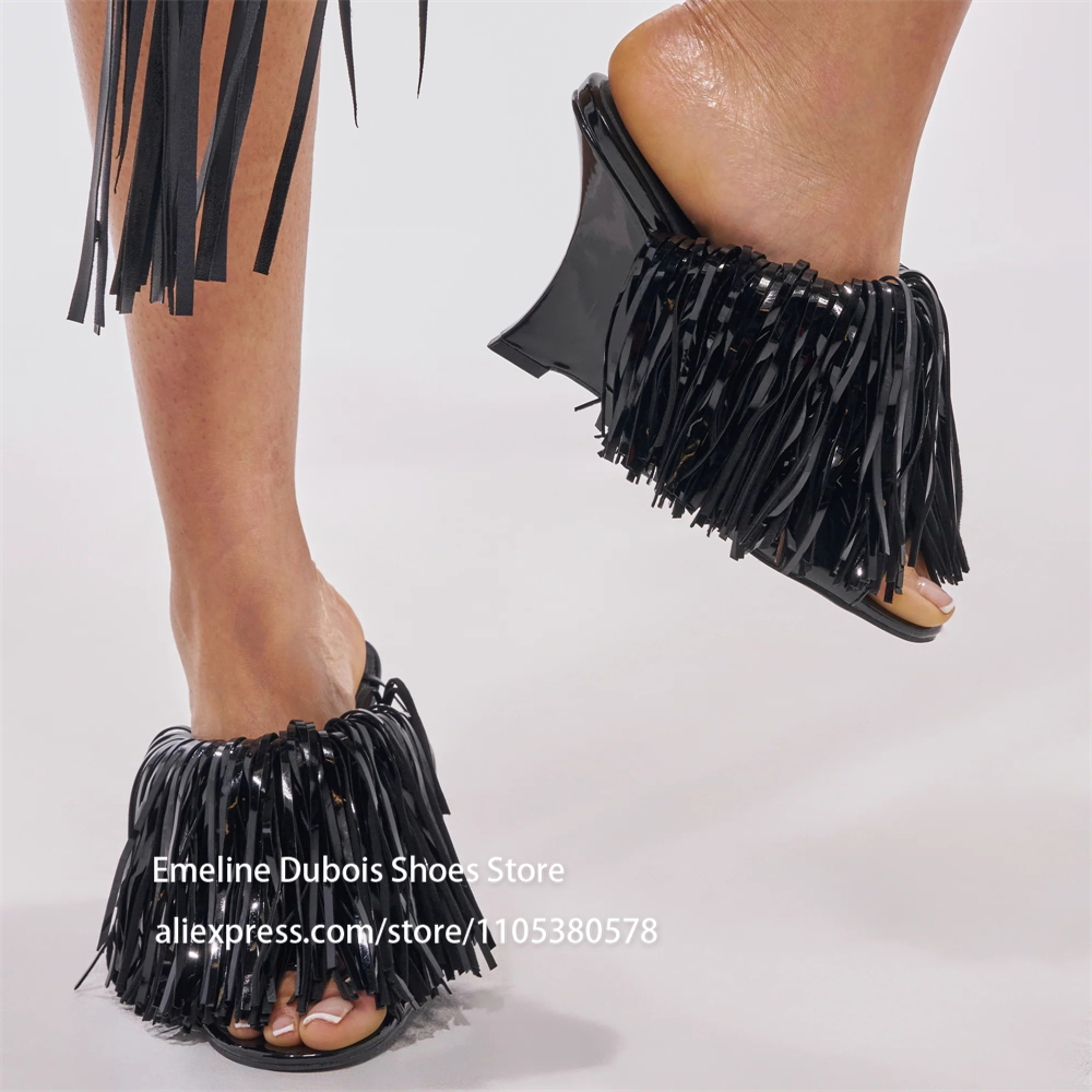 ブルーのパテントレザー、フリンジ付きウェッジヒールミュール、 - Leather Work Heels のレビューと価格