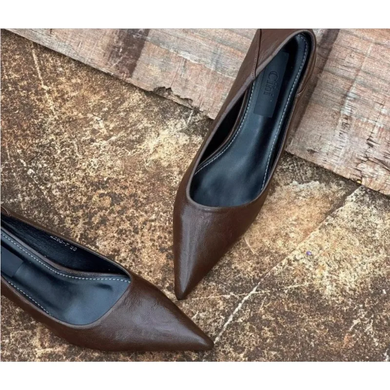 2024 女性のセクシーなハイヒールバーガンディヌードパンプ - Leather Work Heels のレビューと価格