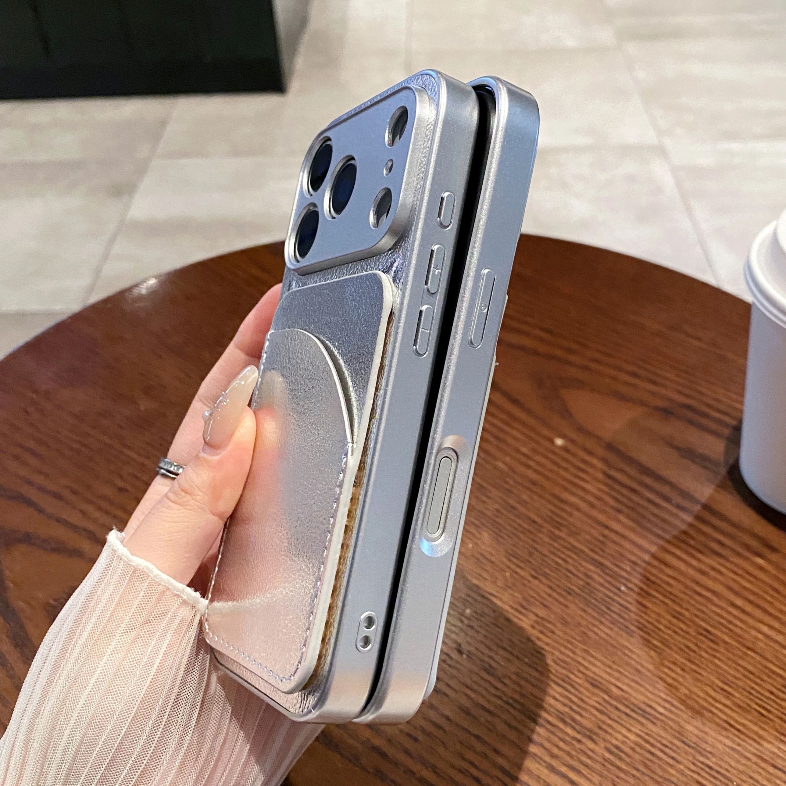 レトロレザーカードスロットバッグホルダーケース iPhone - Leather X のレビューと価格