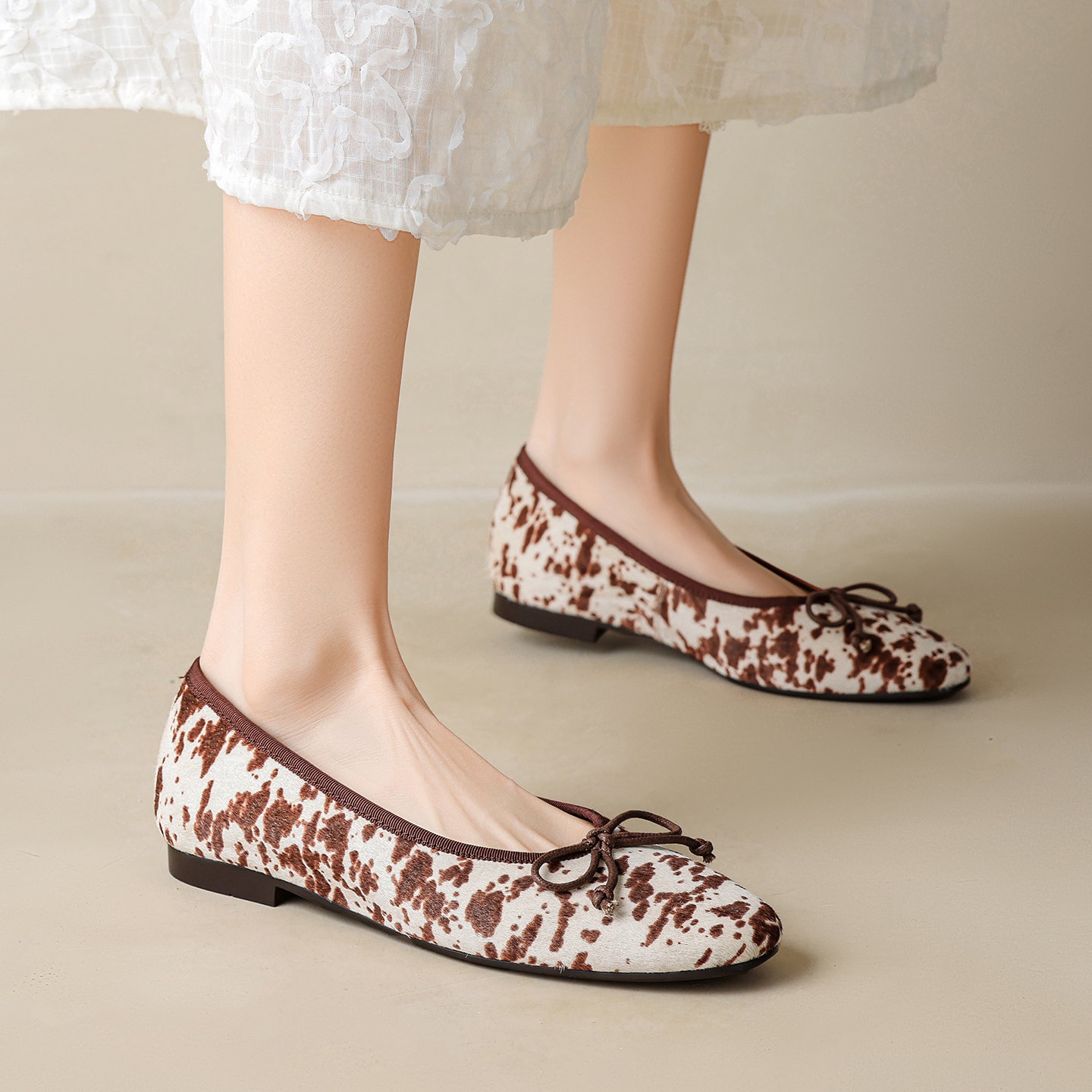    本革馬毛ヒョウ柄ローヒール蝶結び春夏レディースシュー - Leather Work Heels のレビューと価格