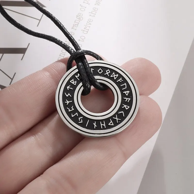男性のためのステンレス鋼のペンダント,革のロープ,ジュエリー - Leatherwork Rings のレビューと価格
