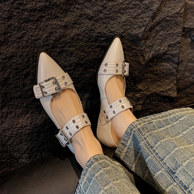 女性の靴デザイナーの高級ローヒールパンプスバックルファッショ - Leather Work Heels のレビューと価格